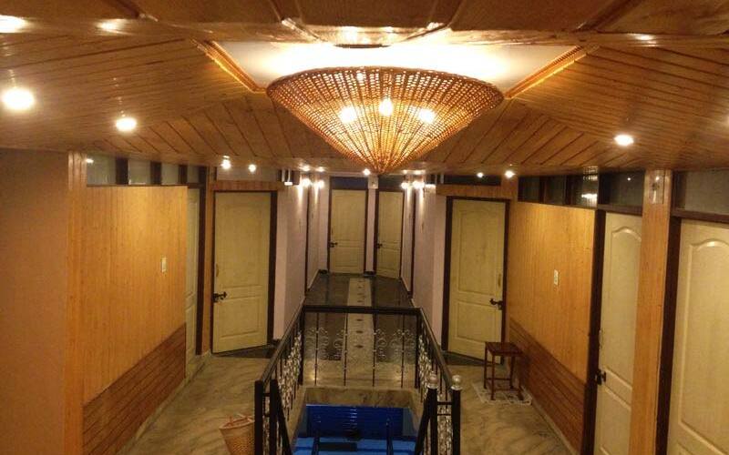 Hotel Wadera's Living, Srinagar 4